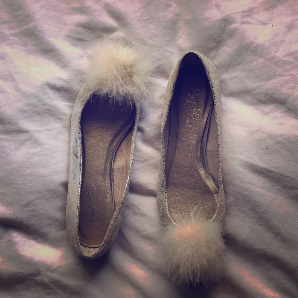 Anthropology weathered  Pom Pom flats